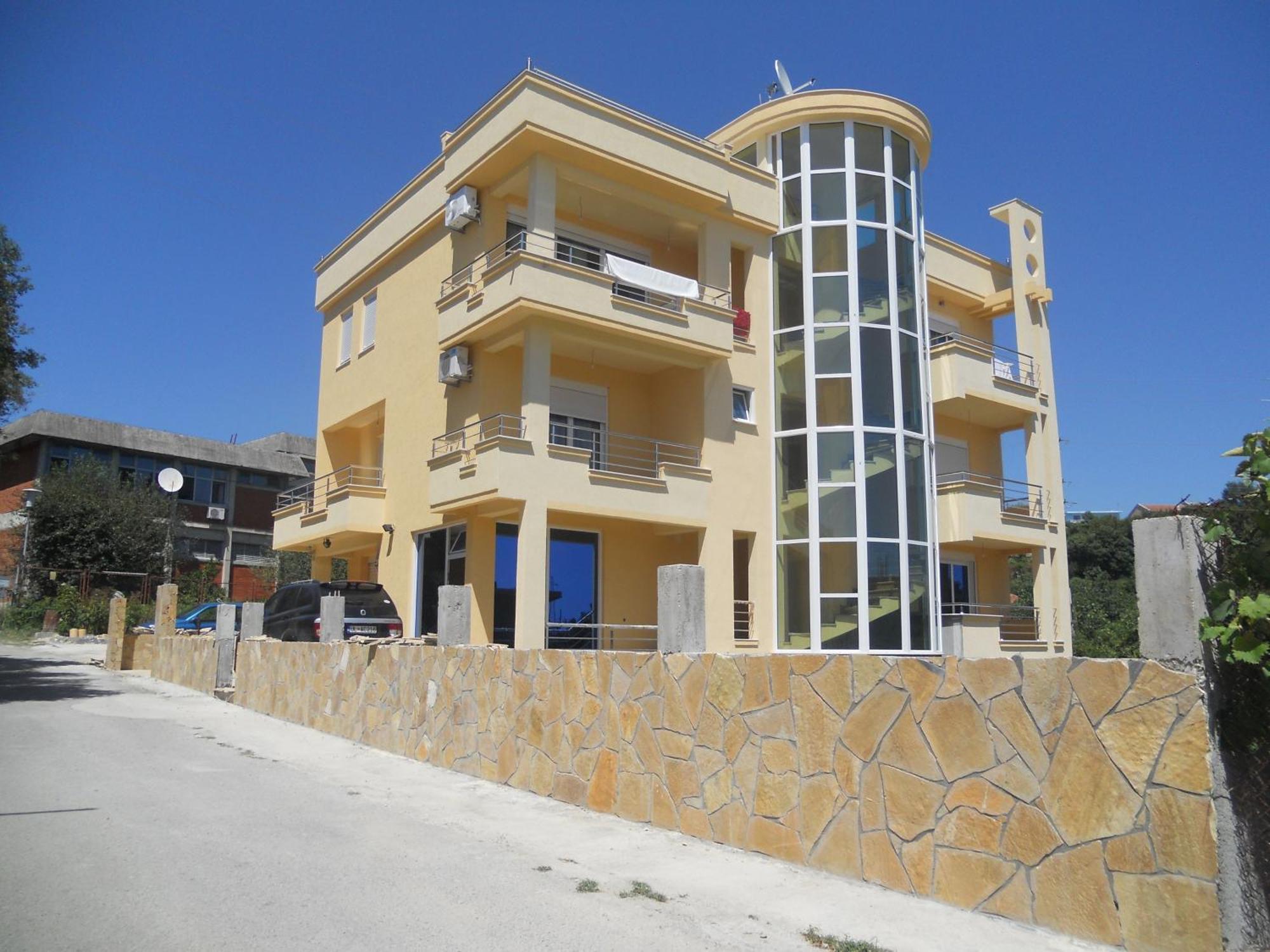 Kopernikus Apartments Улцин Екстериор снимка