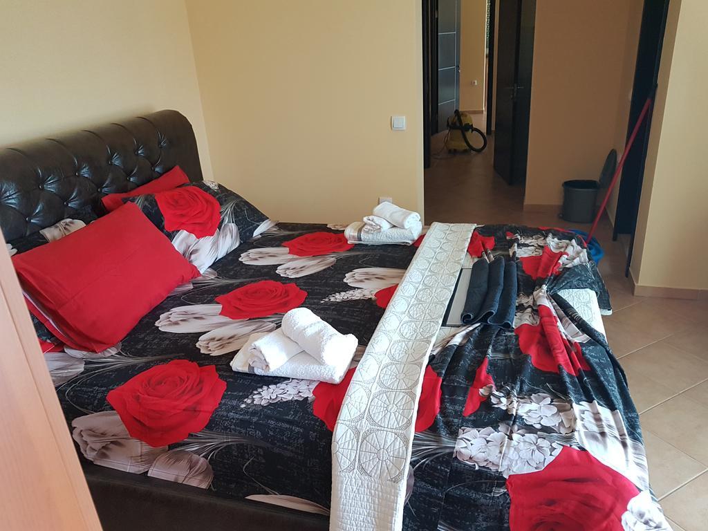 Kopernikus Apartments Улцин Екстериор снимка